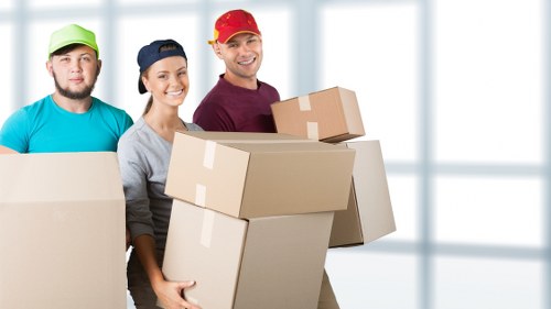 Local moving support around Clapham streets and flats