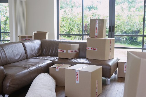 Moving van access and loading planning